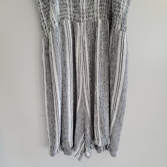 small romper - Picture 8 of 11